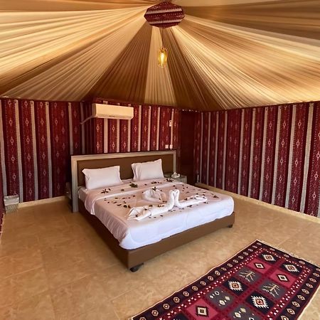 Hotel مخيم جبل بردى Jabal Burdah Camp Wadi Rum Zewnętrze zdjęcie