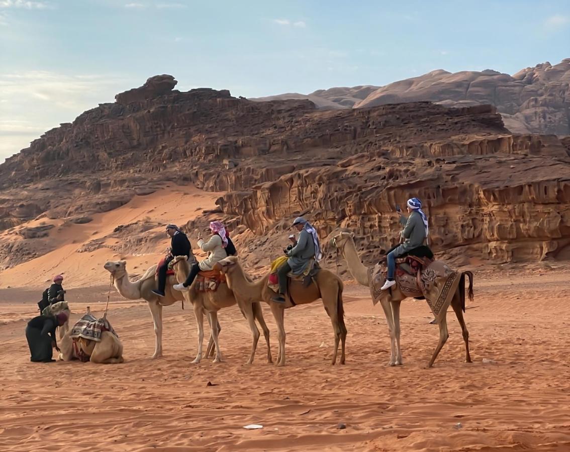 Hotel مخيم جبل بردى Jabal Burdah Camp Wadi Rum Zewnętrze zdjęcie