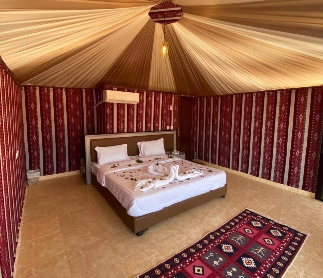 Hotel مخيم جبل بردى Jabal Burdah Camp Wadi Rum Zewnętrze zdjęcie